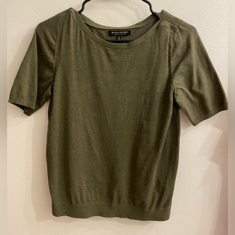 Green Banana Republic tee